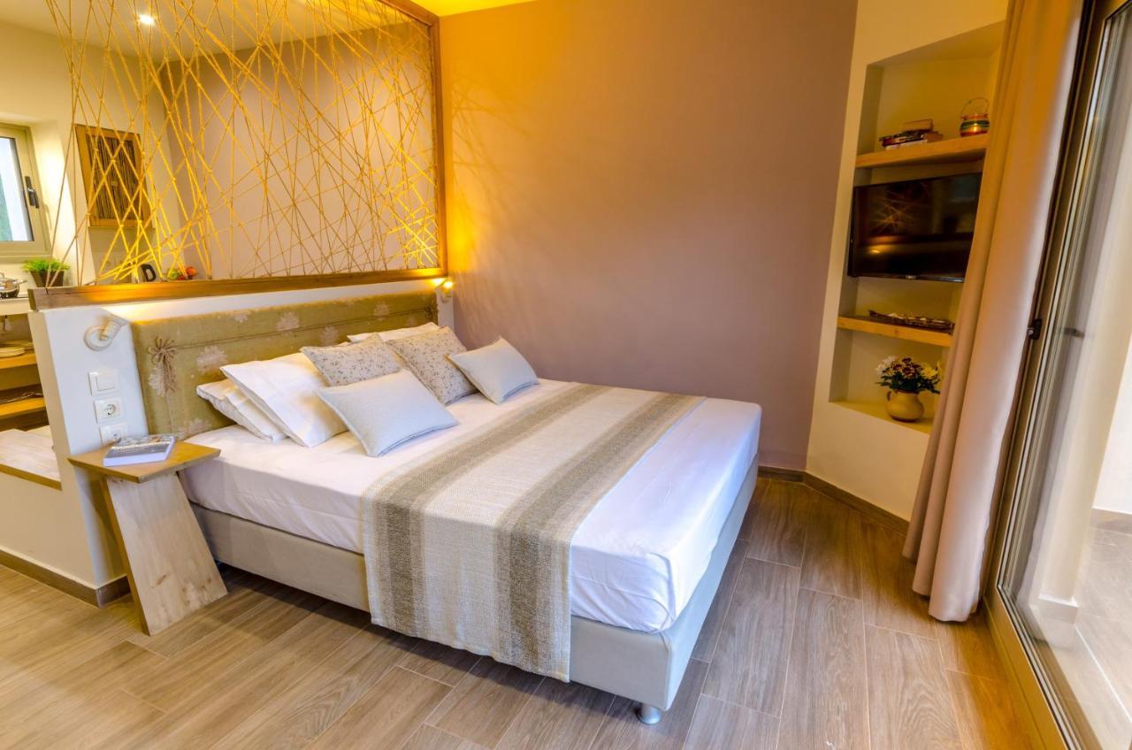 Forest Resort Suites Skiathos 特劳洛斯 外观 照片