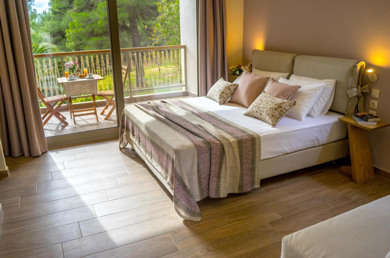 Forest Resort Suites Skiathos 特劳洛斯 外观 照片