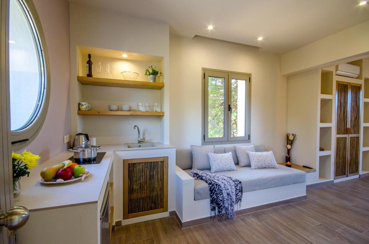 Forest Resort Suites Skiathos 特劳洛斯 外观 照片