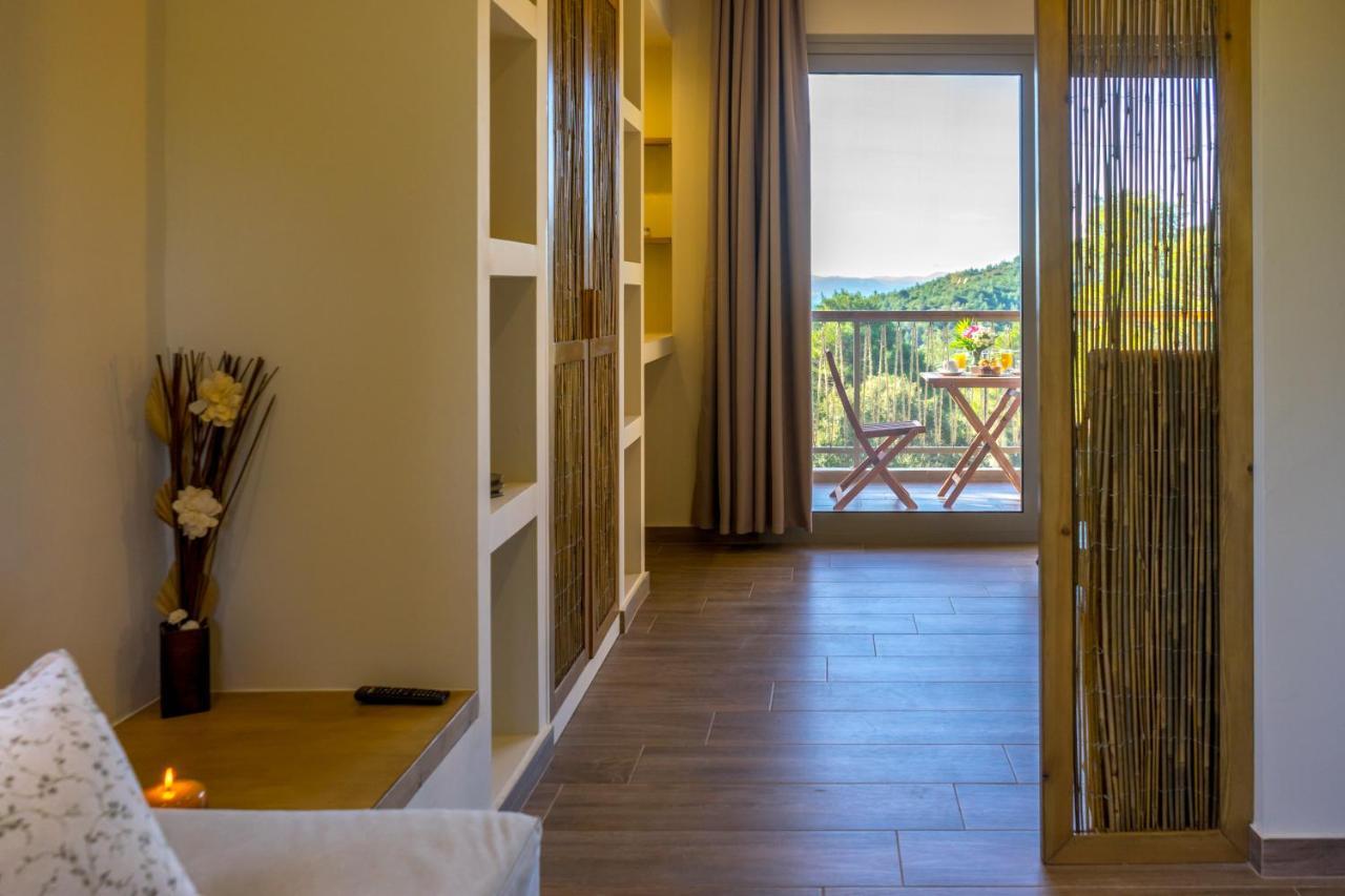 Forest Resort Suites Skiathos 特劳洛斯 外观 照片