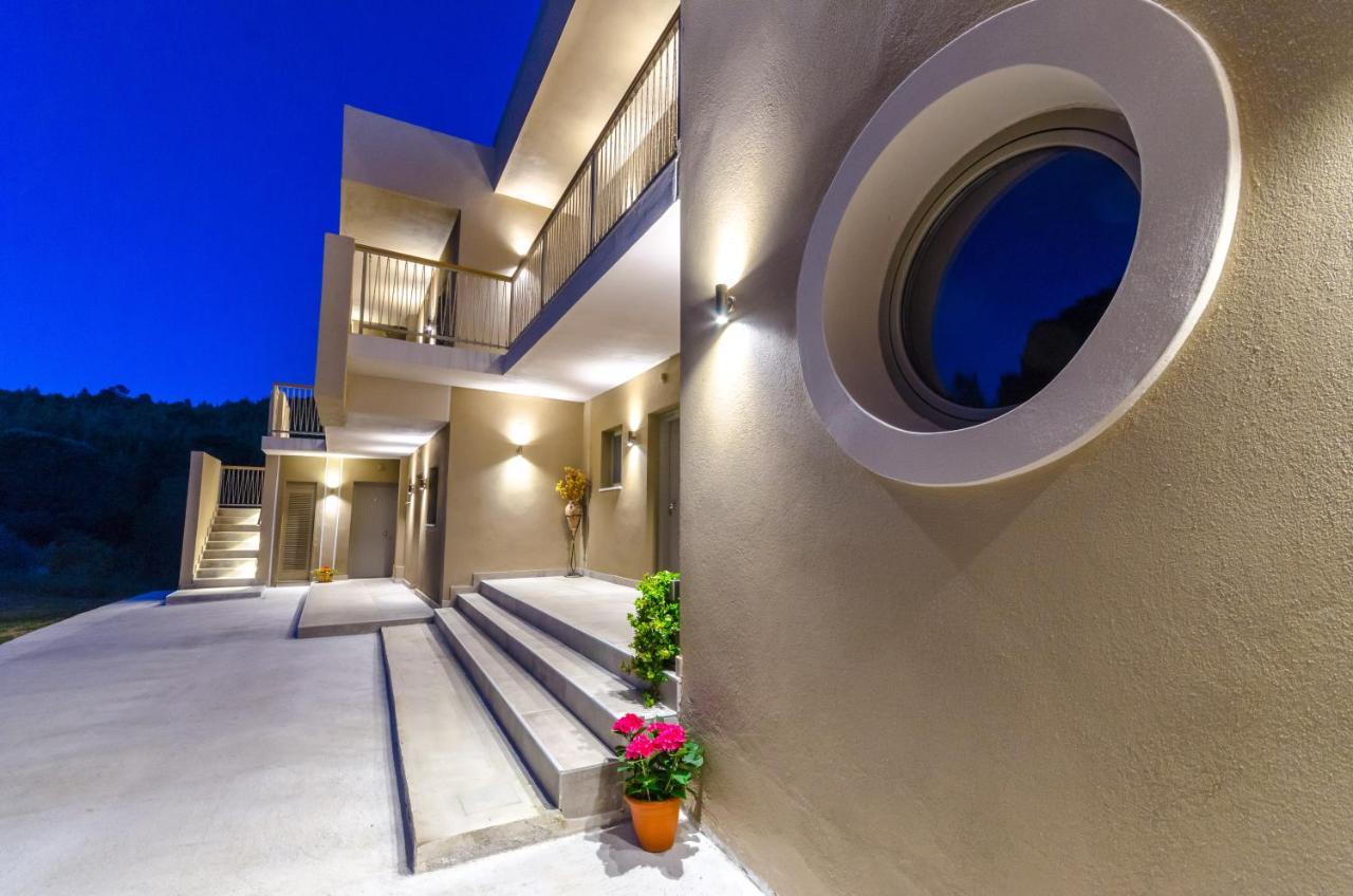 Forest Resort Suites Skiathos 特劳洛斯 外观 照片