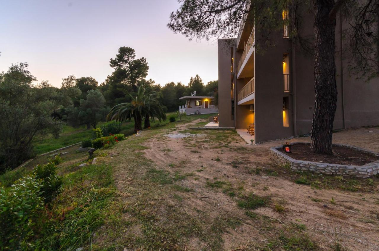 Forest Resort Suites Skiathos 特劳洛斯 外观 照片