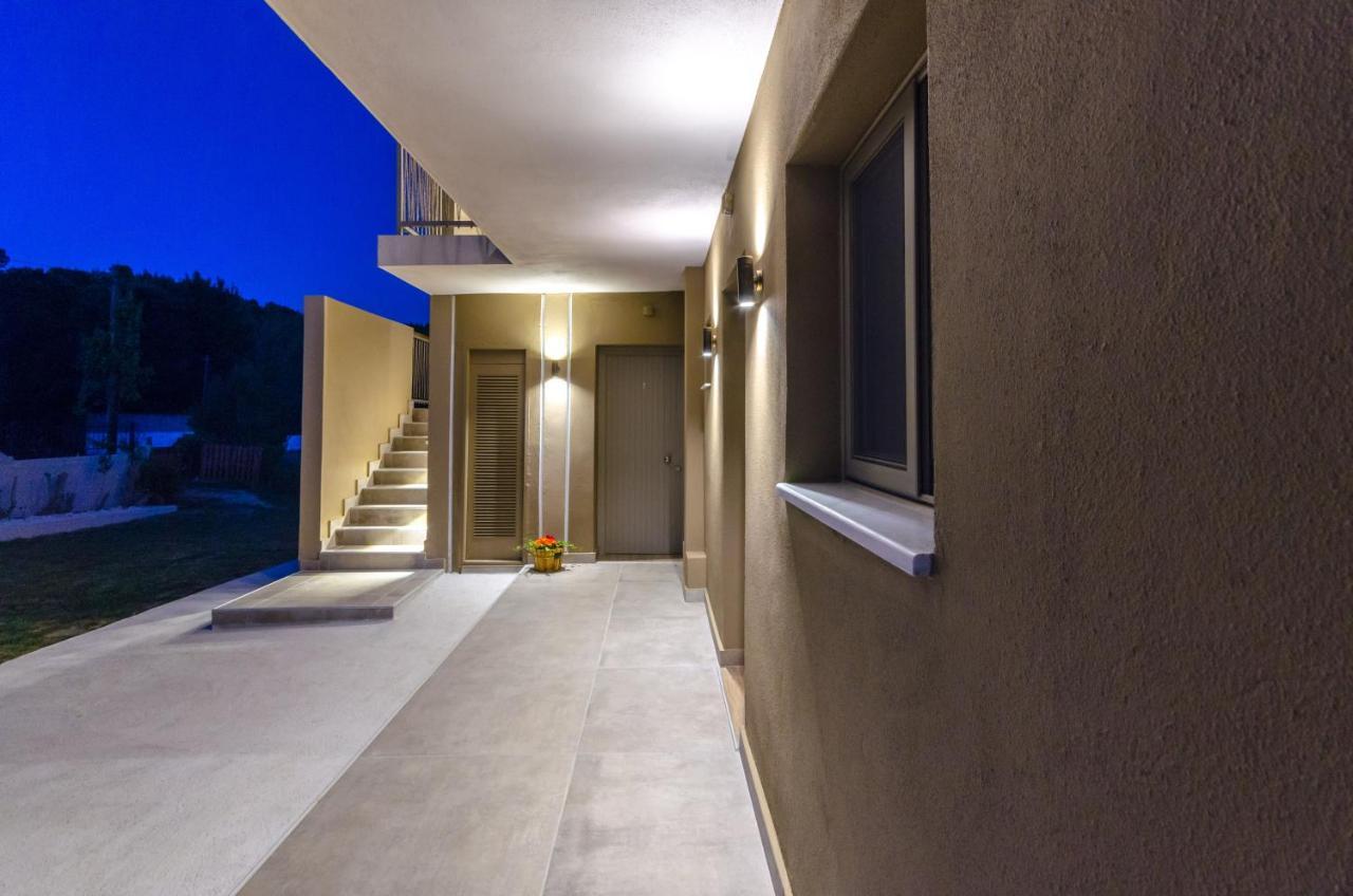 Forest Resort Suites Skiathos 特劳洛斯 外观 照片