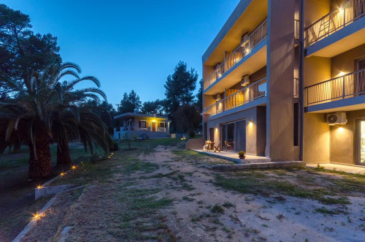 Forest Resort Suites Skiathos 特劳洛斯 外观 照片