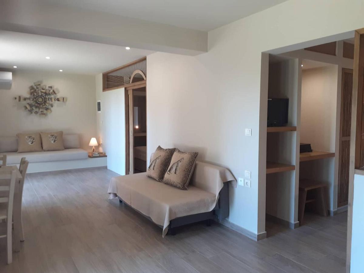 Forest Resort Suites Skiathos 特劳洛斯 外观 照片