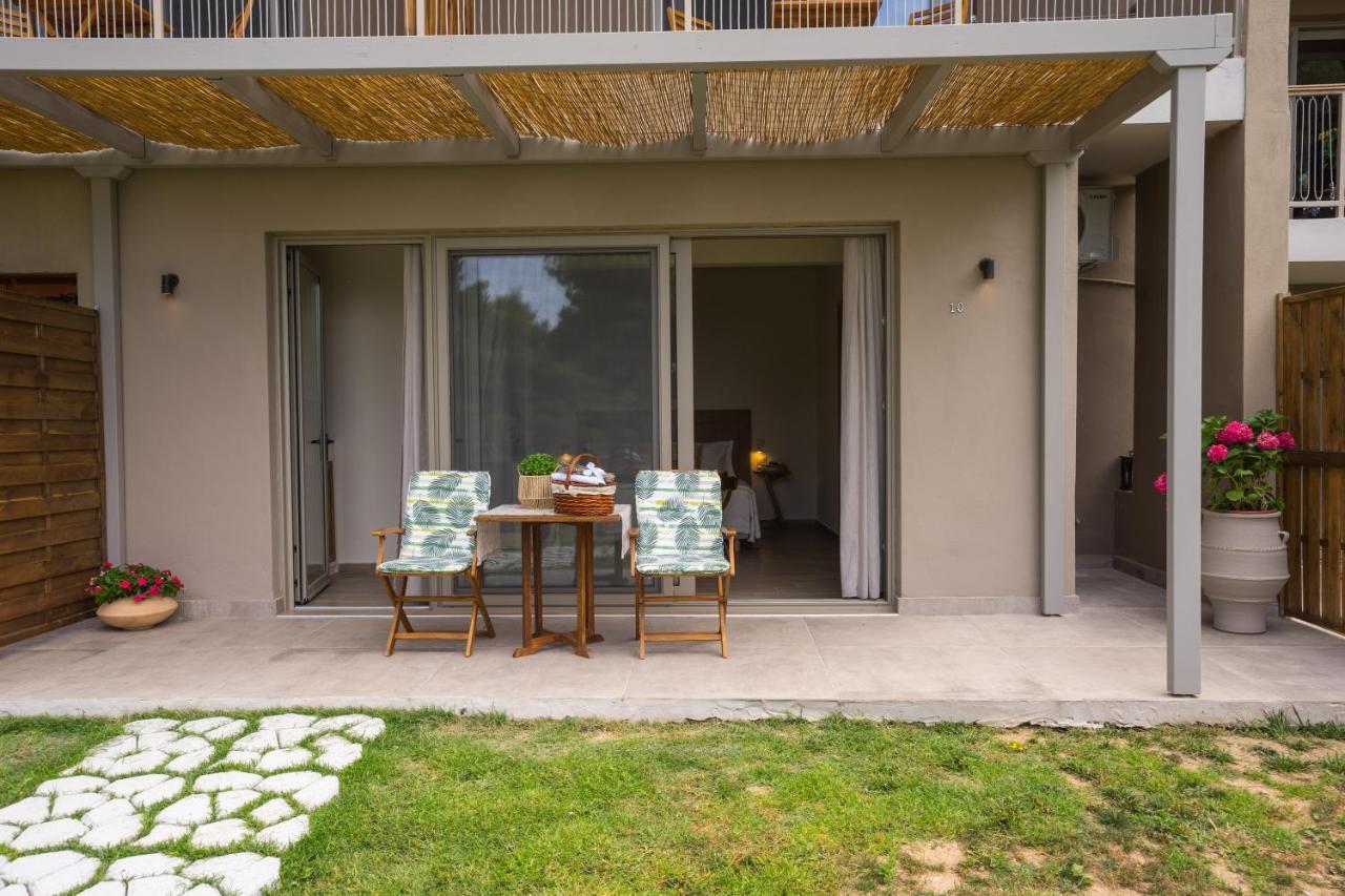 Forest Resort Suites Skiathos 特劳洛斯 外观 照片